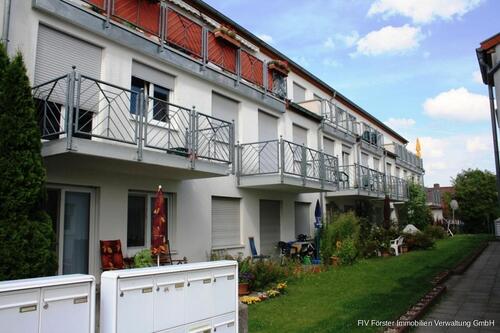 Foto - Ruhig gelegene 4-Zimmer-Wohnung mit 2 Balkonen und 2 Stellplätzen