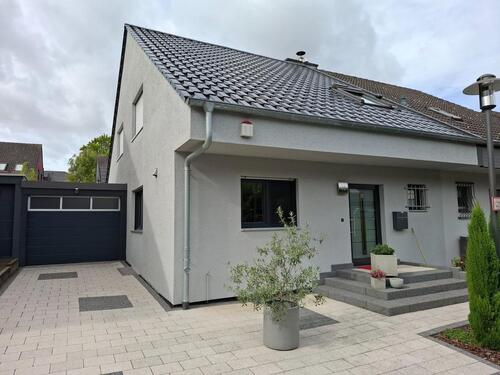 Foto - DHH in verkehrsberuhigter Lage in Ober-Saulheim, provisionsfrei