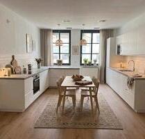 Hochwertige Wohnung oder Büro im Herzen von Selb, zwei TG Plätze