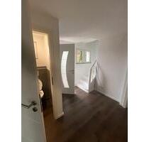 Freistehendes Einfamilienhaus - 1.700,00&nbsp;EUR Kaltmiete, ca.&nbsp; 120,00&nbsp;m&sup2; in Brohl-Lützing (PLZ: 56656)