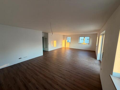 Foto - Neubau-Erstbezug 3.5-Zimmer-Wohnung mit Balkon in Dingolfing