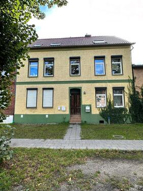 Foto - 10 Zimmer Mehrfamilienhaus, Wohnhaus zum Kaufen in Burg