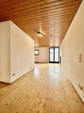 Foto - Modernisierte 2-Zi.-Whg. mit EBK & TG-Stellplatz in Cadolzburg