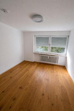 Foto - Große, helle 4-Zimmer-Wohnung mit Balkon, Garten & großem Keller