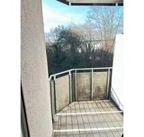 Helle Wohnung mit Küche, Balkon & Stellplatz - Waiblingen