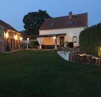 Kernsaniertes Einfamilienhaus mit großem Garten und Nebengelass - Potsdam Krampnitz