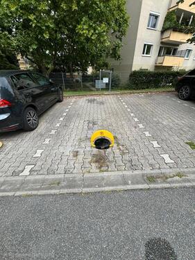 Foto - PKW Stellplatz in 55122 Mainz Richard-Schirrmann-Str.8-10