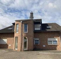 Modernisierte 3 Zimmer Wohnung in Top-Lage von Langerwehe mit Loggia und Blick ins Grüne