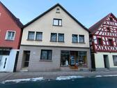Foto - Wohnhaus mit Laden in Pottenstein