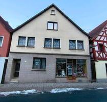 Wohnhaus mit Laden in Pottenstein