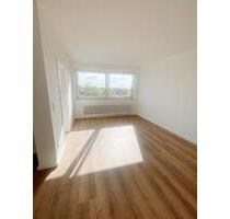 Modernisierte 4-Zimmer-Wohnung mit Aufzug und Sonnenbalkon in Blankenhagen - Gütersloh