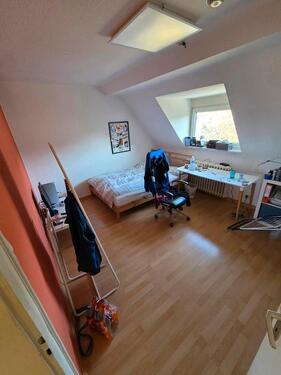 Foto - Helle, ruhige 3 ZKB Wohnung, ca.70qm, ab 15.06.26- WG geeignet