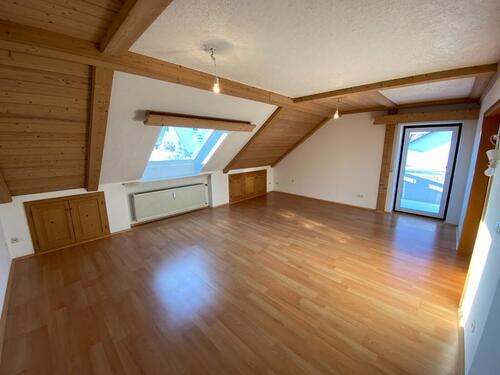 Foto - Sehr schöne 3 Zimmer DG Wohnung in bester Lage in Heroldsberg