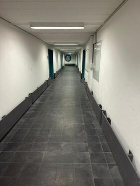 Foto - Lagerhalle Lagerraum zu vermieten –sicher und sofort verfügbar