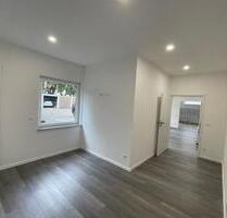 Kernsanierte helle barrierefreie 2 ZKB mit seperatem Eingang - Pirmasens Fehrbach