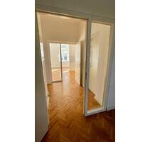 Luxuriöse 2-Raum-Wohnung mit Echtholzparkett Schloßchemnitz