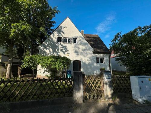 Foto - Provisionsfrei! Haus mit großem Grundstück in FÜ Poppenreuth