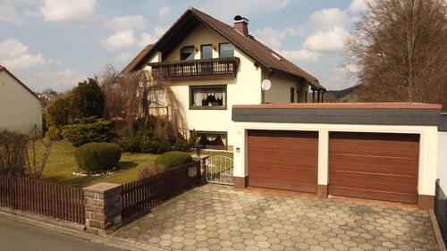 Foto - Großzügiges Einfamilienhaus mit Doppelgarage und Werkstatt