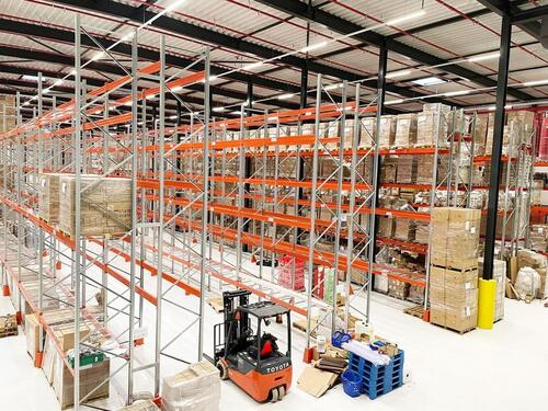 Foto - 400 Palettenplätze in Logistikhalle