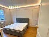 Foto - Modernisierte 2-Zimmer-Wohnung mit EBK, Wannenbad und geschmackvoller Möblierung in Berlin-Charlottenburg