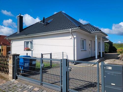 Foto - Haus zur Miete - 1.750,00 EUR Kaltmiete,