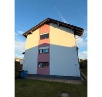 Helle 4-Zimmer-Wohnung mit Balkon, Garage, 2 Bädern - Limburg an der Lahn Eschhofen