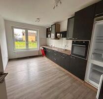 Hachenburg: Moderne 3 ZKB, mit Balkon und Stellplatz
