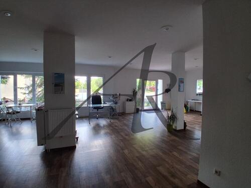 Foto - Gewerbeeinheit - Büro, Praxis im Erdgeschoss mit eigenem Eingang im Herzen der Stadt