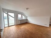 Foto - Helle 3-Zimmer-Dachgeschosswohnung mit Balkon, Ebk in Benningen