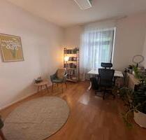 Schöner Büroraum im Stühlinger (Altbau, EG, ruhig) - Freiburg im Breisgau Brühl