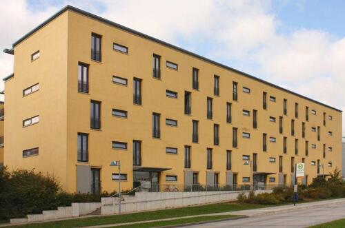 Foto - 16008111110 kleine Zweizimmerwohnung im zweiten Obergeschoß mit Balkon
