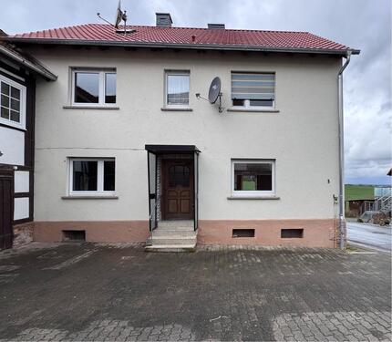 Foto - Großes Einfamilienhaus in 35287 AmöneburgErfurtshausen.