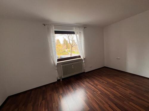 Foto - Helles Zimmer mit Waldblick in Esslingen – Untervermietung