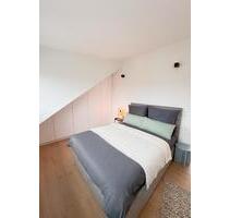 ERSTBEZUG | voll möbilierte Dachgeschosswohnung | 42qm | - Frankfurt am Main Nied