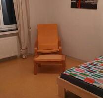 ein Zimmer von 2er WG für eine Frau am Kongresszentrum. - Karlsruhe Südstadt