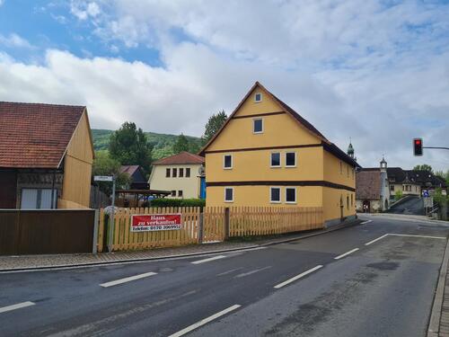 Foto - 1-2 Familienhaus mit Garagen, Carport, schönem Garten, am Wasser