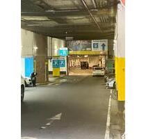 Dauerparkplatz in der Q-Park Darmstädter Hof Heidelberg. - Mörfelden-Walldorf