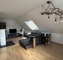 Schöne 3 Zimmer Dachgeschoßwohnung 80 qm EBK Balkon Stellplätze - Scheßlitz