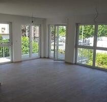 Stilvolle, gepflegte 3,5-Zimmer-Erdgeschosswohnung mit EBK - Eningen unter Achalm