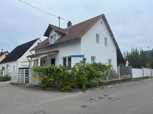 Foto - Haus zu Vermieten - 1.000,00 EUR Kaltmiete,