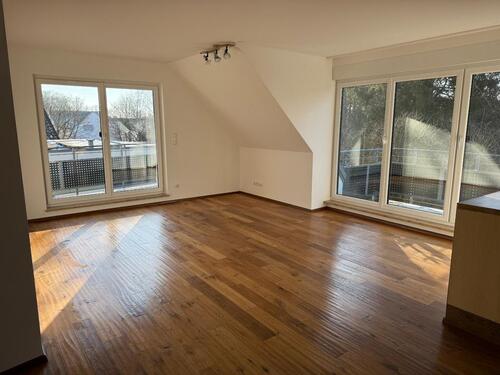 Foto - Zentrale 3 Zimmer DG Whg. mit 2 Balkonen, Aufzug & Stellplatz PAF