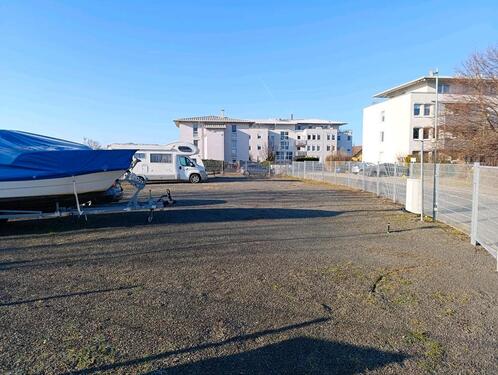 Foto - 700 m² großer Außenstellplatz - komplett Vermietung