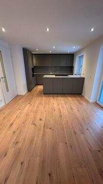 Foto - Erstbezug - Kernsanierte 2,5-Zimmerwohnung mit großem Balkon