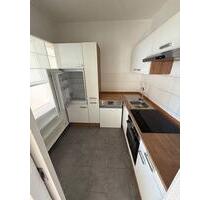 3-Raum Wohnung mit Einbauküche, Balkon und Wannenbad - Halle (Saale) Silberhöhe