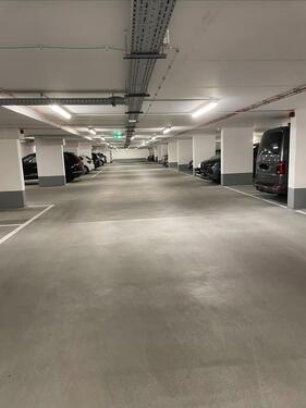 Foto - TG-Stellplatz in moderner Wohnhausgarage – Berliner Vorstadt