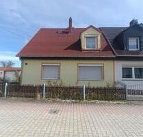 Doppelhaushälfte - 95.000,00&nbsp;EUR Kaufpreis, ca.&nbsp; 70,00&nbsp;m&sup2; in Neukieritzsch (PLZ: 04575)