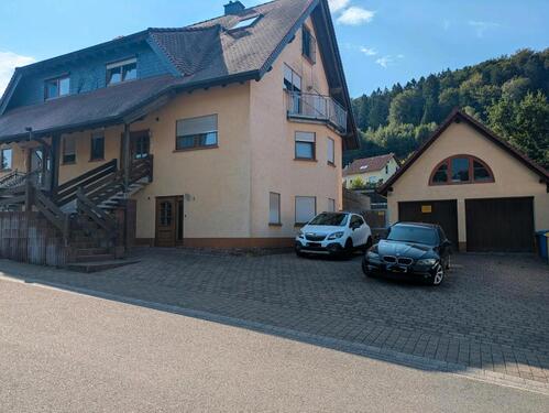 Foto - Bezugsfertig renovierte DHH in bester Lage mit zwei WE