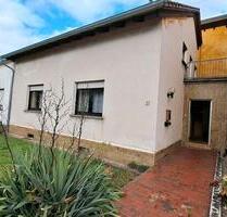 von Privat: EFH Reihen-Mittelhaus - Beckingen