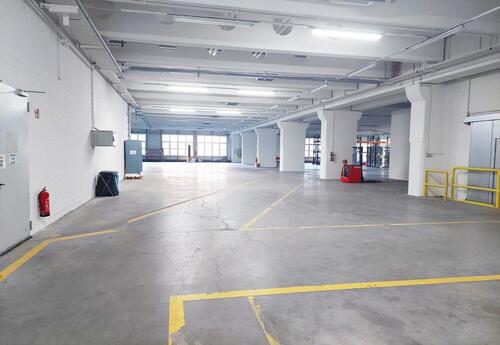 Foto - Premium-Lagerfläche in Rastatt – mit Rampe & Rolltor!