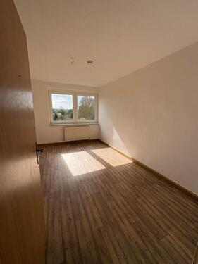 Foto - 3-Zi. Wohnung ab 01.04, 01.05 - 378,00&nbsp;EUR Kaltmiete, ca.&nbsp; 59,70&nbsp;m&sup2;